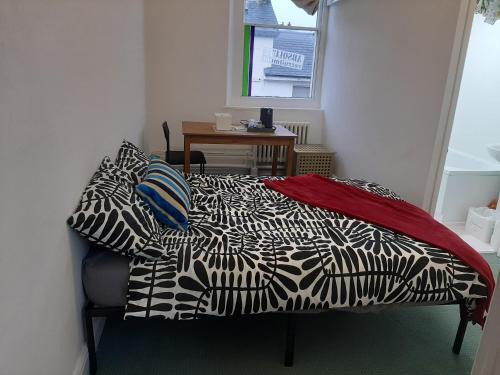 Newport 1-Bed Apt Sleeps 2 near Train Station
