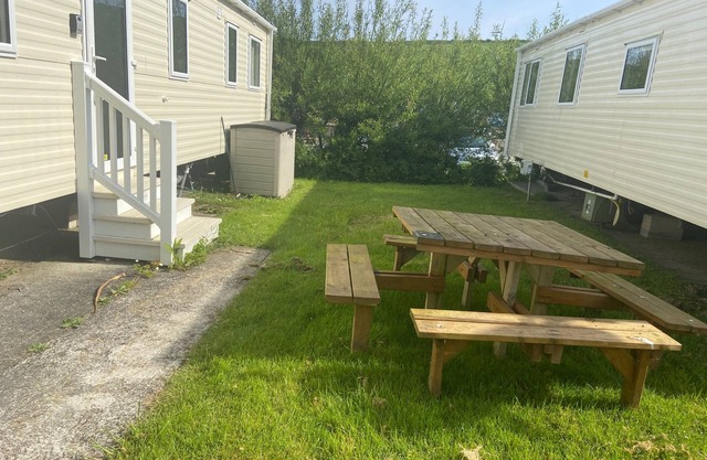 Newquay Bay - 3-Bed Caravan - Sleeps 6