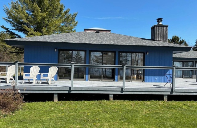 Maison de 3 chambres et 3 salles de bain avec terrasse enveloppante