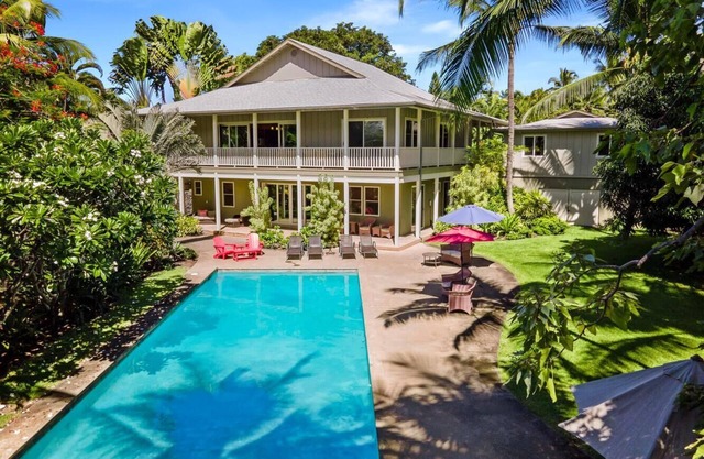 Profitez de couchers de soleil à couper le souffle sur la baie de Keauhou | À partir de 625 $ / Nt