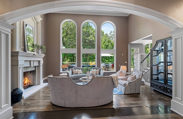 NFL Draft Luxury home Green Bay w/ hot tub-sleeps 10