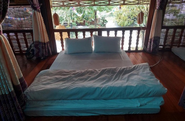Nhà hàng, homestay, bể bơi Sơn Thuỷ