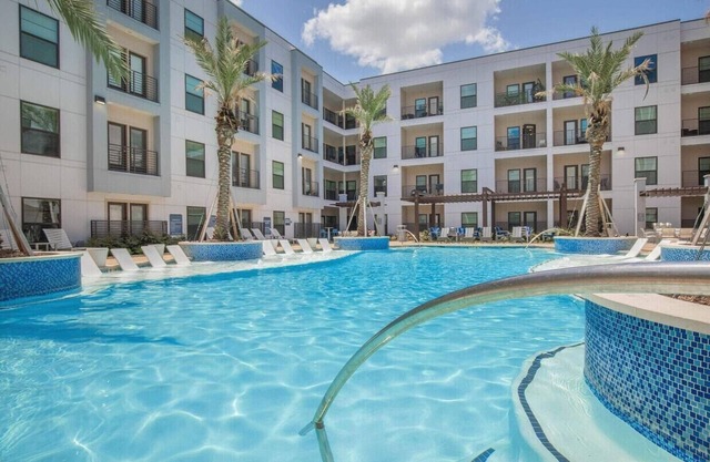 nHouDowntownParadise: 6minNRG, 12minToyota, Convention Centern& Astros Nearby,