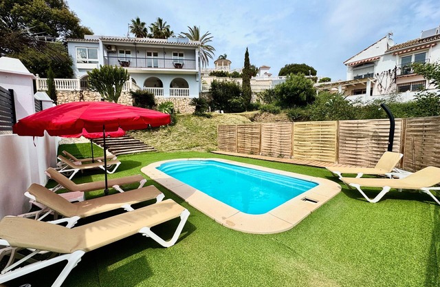 Villa spacieuse près de Fuengi avec vue sur mer et montagnes, piscine, PAS de moins de 40 ans