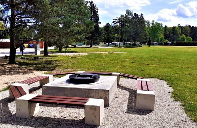 Joli appartement dans une maison de vacances avec WIFI, TV, patio, animaux admis et parking