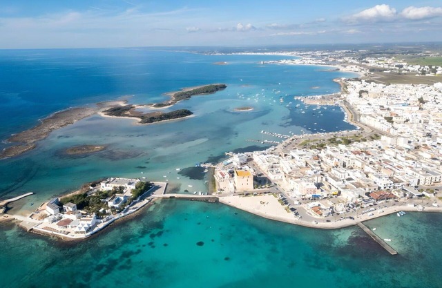 Nice apartment for 4 guests with WIFI, TV, pets allowed and parking, close to Otranto