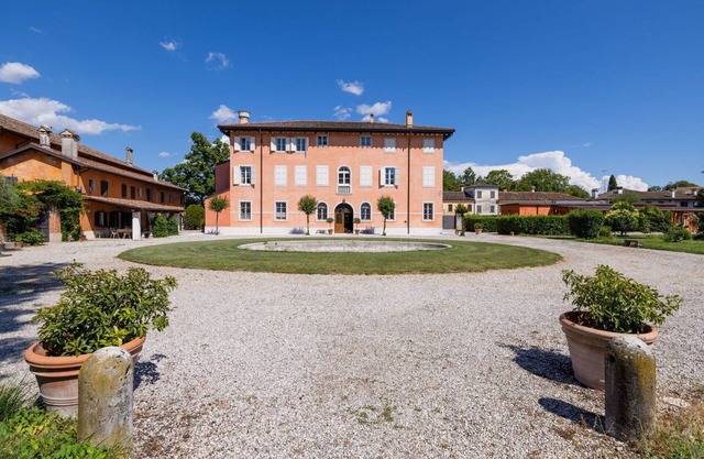 Bel appartement pour 5 personnes avec climatisation, WIFI, TV, terrasse, animaux admis et parking