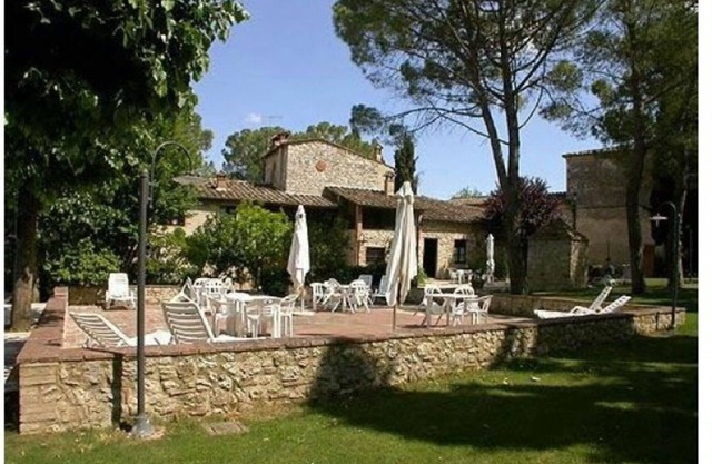 Agréable appartement dans une maison de vacances avec piscine, TV, patio, animaux admis et parking