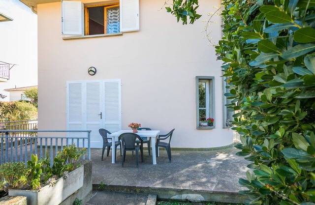 Joli appartement pour 2 personnes avec WIFI, TV, terrasse, animaux admis et parking
