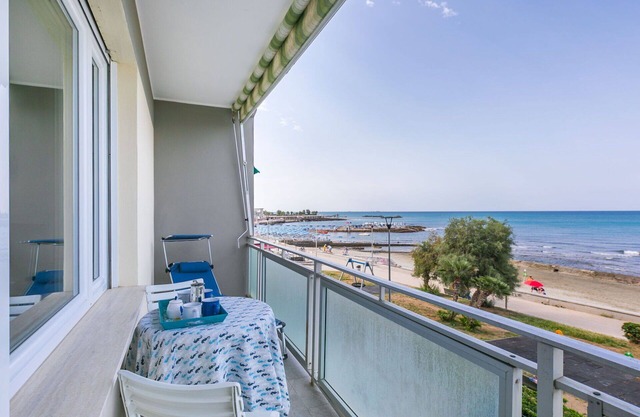 Bel appartement pour 6 personnes avec climatisation, WIFI, TV, balcon et parking
