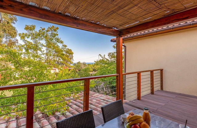 Confortable appartement avec climatisation, WIFI, piscine, TV, terrasse, animaux admis et parking