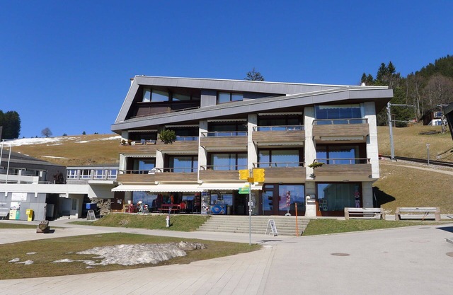 Agréable appartement pour 3 personnes avec WIFI, TV, balcon, vue panoramique et parking