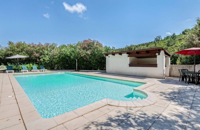 Appartement avec piscine, WIFI, climatisation, TV, patio, animaux admis, vue panoramique, parking