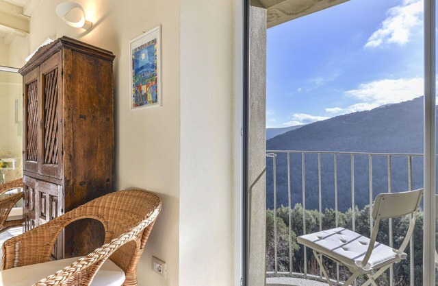 Bel appartement pour 2 personnes avec WIFI, climatisation, balcon et animaux admis