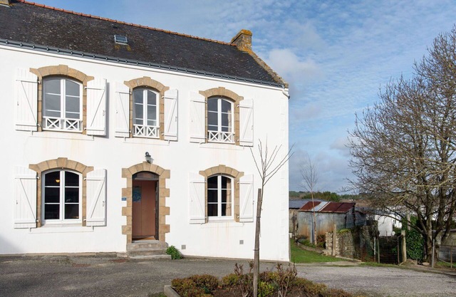 Confortable appartement pour 2 personnes avec WIFI, TV, patio, animaux admis et parking