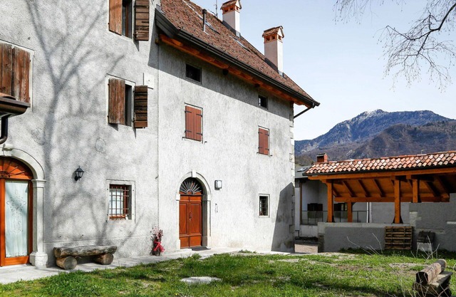 Confortable appartement pour 2 personnes avec WIFI, TV, patio et parking
