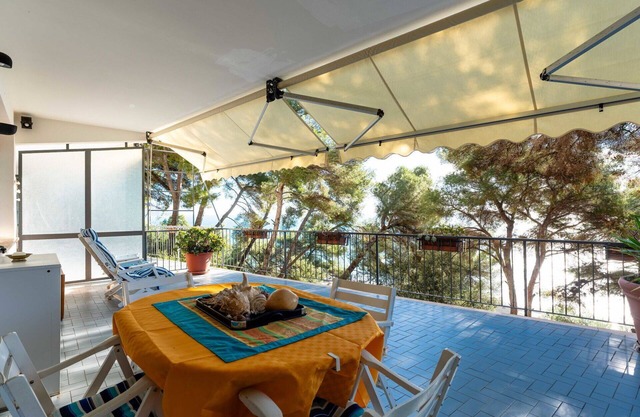 Joli appartement pour 4 personnes avec WIFI, balcon, vue panoramique et parking