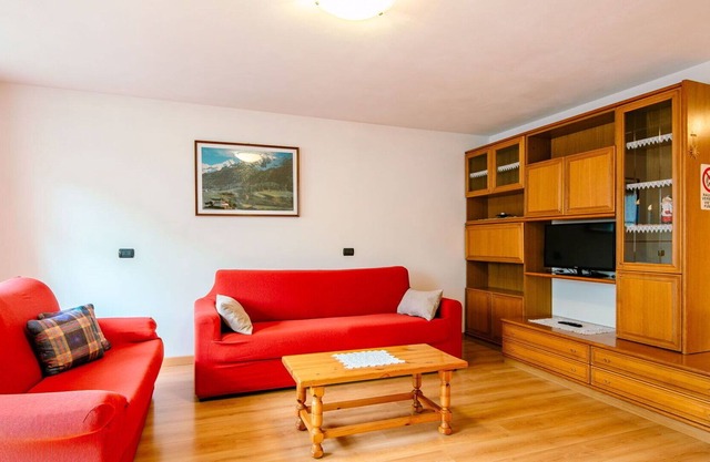 Confortable appartement pour 5 personnes avec WIFI, TV, balcon et parking