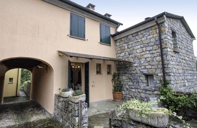 Confortable appartement pour 5 personnes avec piscine, TV, patio et parking
