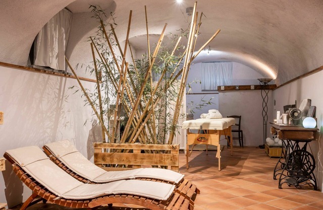 Joli appartement pour 4 personnes avec bain à remous, WIFI, animaux admis et parking