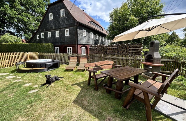 Joli appartement pour 7 personnes avec WIFI, bain à remous, TV, patio, animaux admis et parking