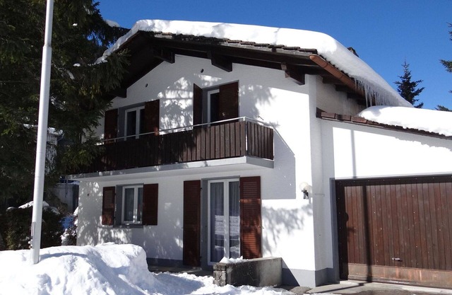 Agréable appartement pour 6 personnes avec WIFI, TV, balcon et parking