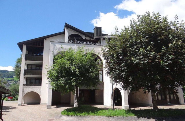 Joli appartement pour 4 personnes avec piscine, WIFI, TV et balcon