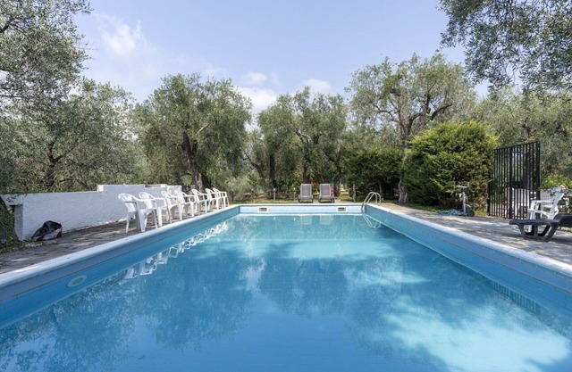 Confortable appartement avec piscine, WIFI, balcon, animaux admis, vue panoramique et parking