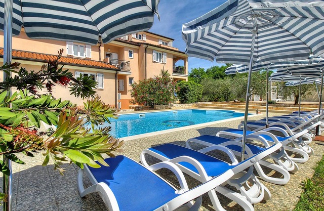 Bel appartement à Basanija avec WiFi