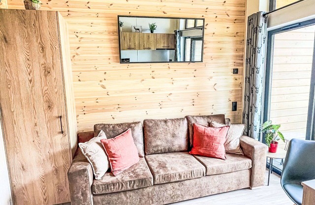 Bel appartement dans une maison de vacances avec climatisation, TV, terrasse et parking