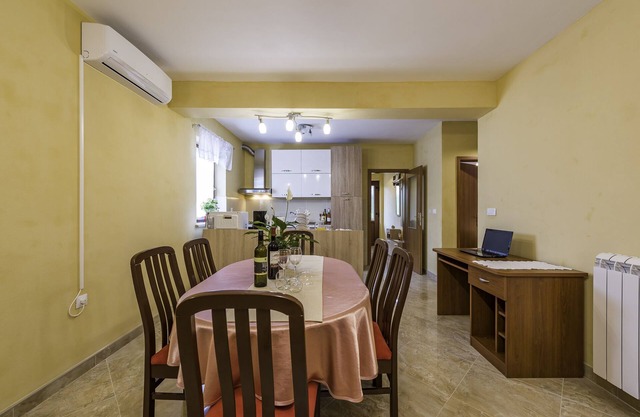 Bel appartement dans le centre de l'Istrie pour la famille ou le groupe