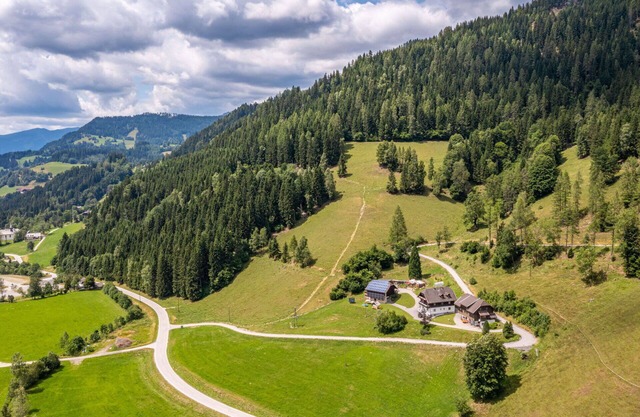 Confortable appartement dans une maison de vacances pour 4 personnes avec WIFI, TV, patio et parking