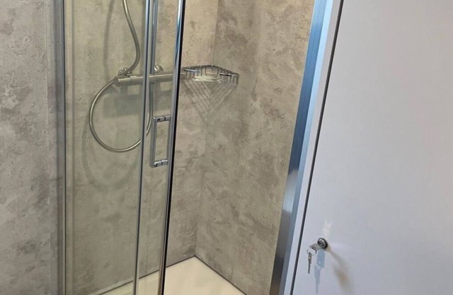 Confortable appartement dans une maison de vacances pour 6 personnes avec WIFI, TV et terrasse