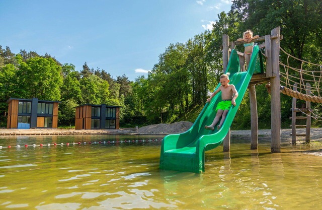 Confortable appartement dans une maison de vacances avec piscine, WIFI, TV et terrasse