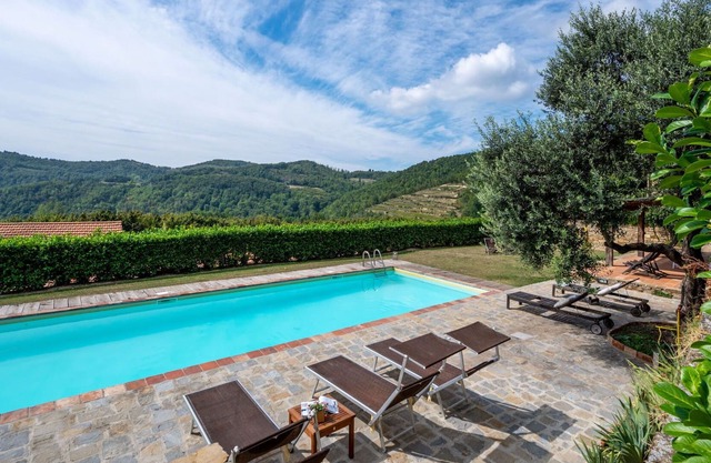 Agréable appartement dans une maison de vacances avec piscine, WIFI, animaux admis et parking