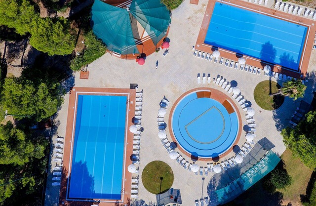 Appartement avec climatisation, WIFI, piscine, TV, balcon, animaux admis, parking, près de Lecce