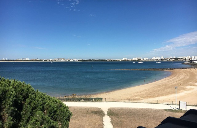 Appartement au calme avec vue mer, plage et parc paysagé