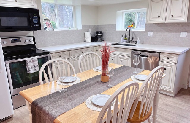 Nice, clean and cozy place to stay with family and friends