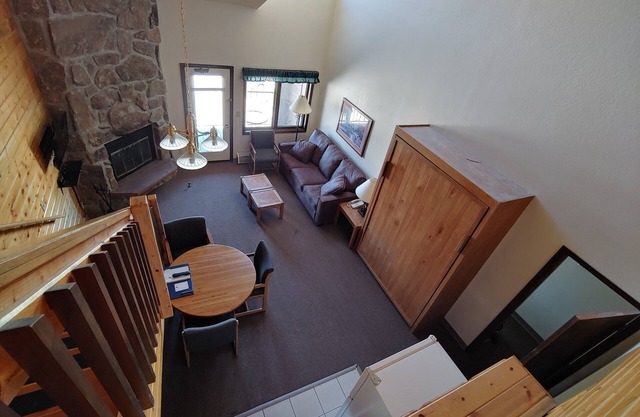 Condo récemment rénové avec loft; 8 couchages; Près des pistes et près du RMNP