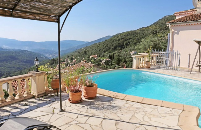 Nice: Paisible villa avec piscine privée et vue imprenable