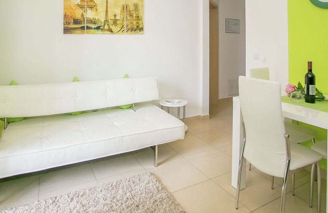 Appartement spacieux situé à Kukci, Croatie. Mer à proximité