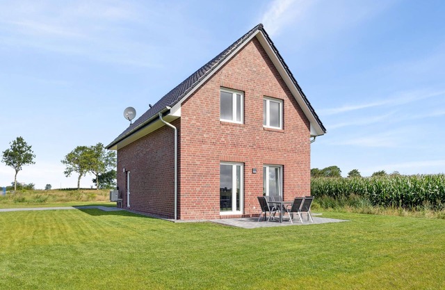 Nice home in Wurster Nordseeküste with sauna