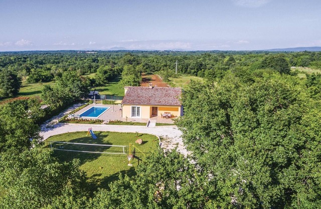 Belle maison à Butkovici avec WiFi