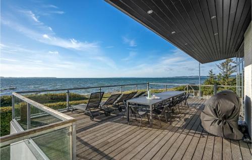 Nice Home In Ebeltoft With Sauna