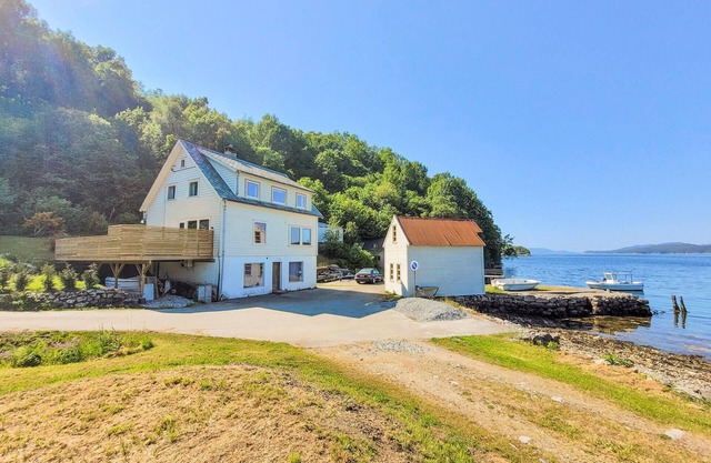 Belle maison à Fitjar avec vue sur la.