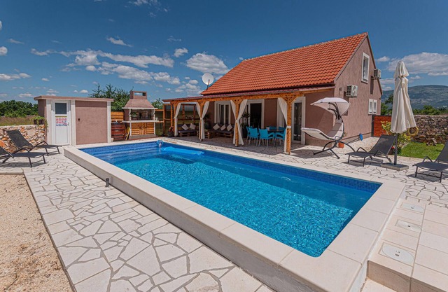 Belle maison à Kaocine - Miljevci