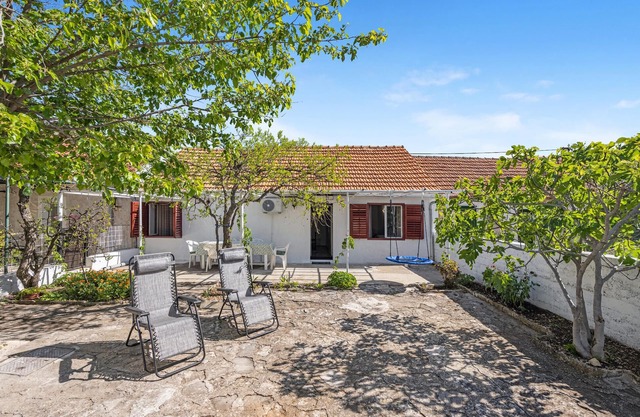 Belle maison à Konjevrate avec WiFi