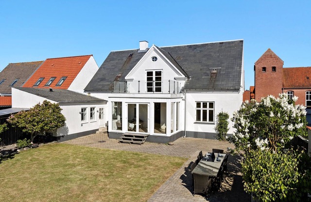 Nice home in Løgstør with WiFi