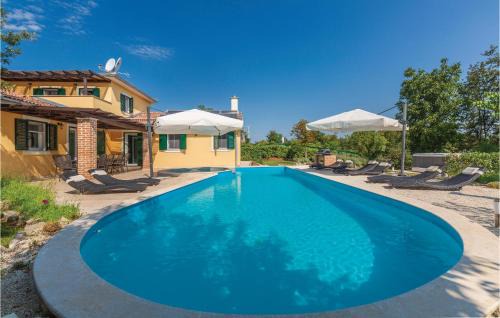 Nice Home In Rezanci With Wifi
