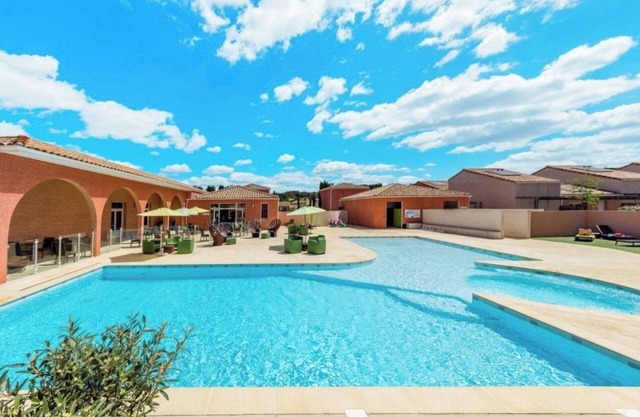 Jolie maison avec piscine